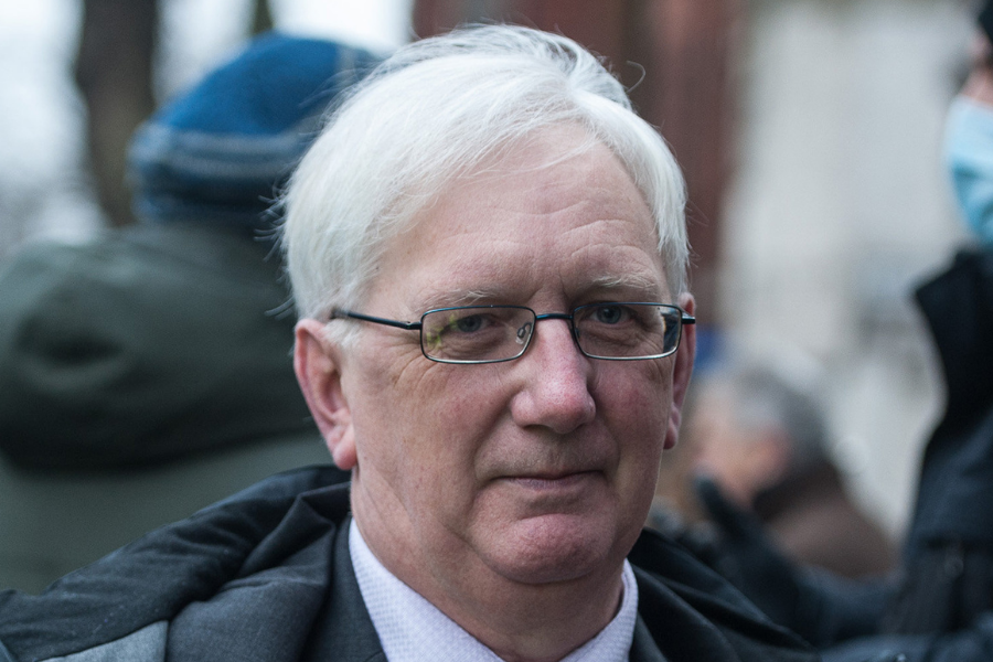 Craig Murray hands himself into police to begin jail sentence | The National