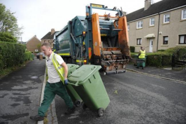 Glasgow bin collectors walk out on strike for COP26 as pay deal collapses