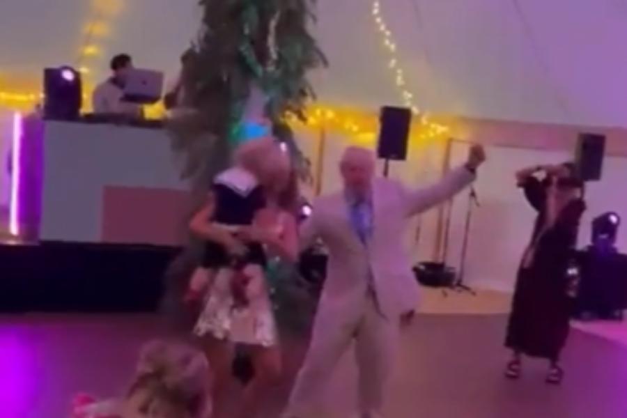 Boris and Carrie Johnson danced to Sweet Caroline