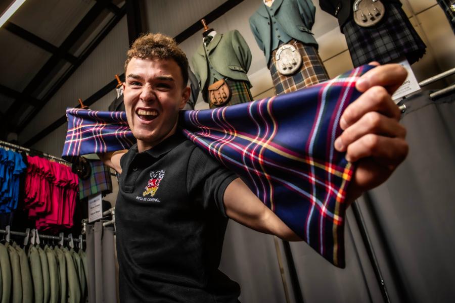 Ein schottischer Fan läuft für einen guten Zweck 1.000 Meilen von Schottland nach Deutschland