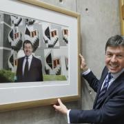 Presiding Officer Ken Macintosh unveiling his portrait taken by Glasgow born photographer Harry Benson, who has photographed every Presiding Officer of the Parliament and this new portrait has now taken up its position beside the images of the four