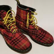The V&A are looking for a variety of tartan objects