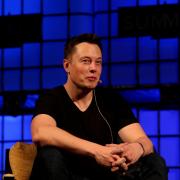 Elon Musk tells people to vote Republican on Twitter