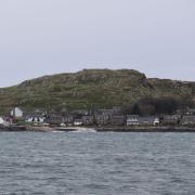 A decarbonisation project on Iona has won a £50,000 prize to help locals cut reliance on fossil fuels