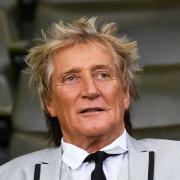 Rod Stewart has called for a change in government after describing the NHS crisis as 'ridiculous'