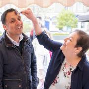 Scottish Labour leader Anas Sarwar and deputy leader Jackie Baillie (right) during a visit to Helensburgh market